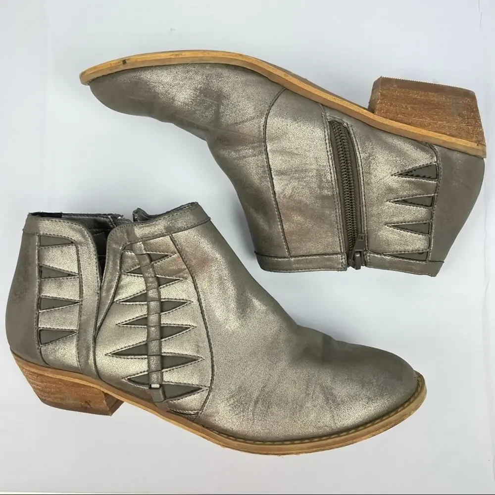 Tucker + Tate | Girls Youth Tinsley Metallic Pewter Zipper Ankle Booties